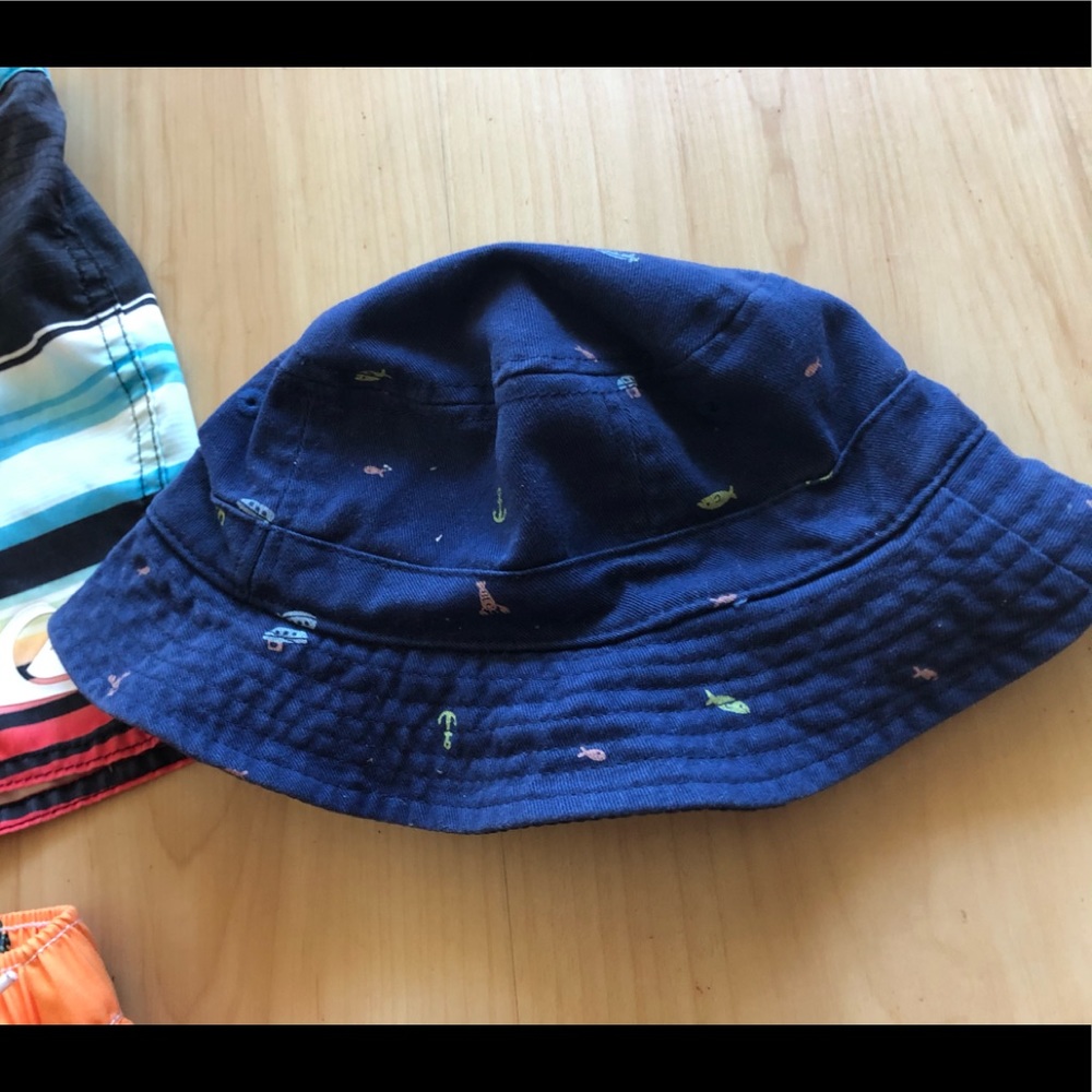 Baby Boy Clothes Bundle (9M- 24M) - Picture 10 of 11
